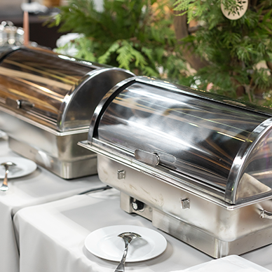 Buffet chafing dishes setup